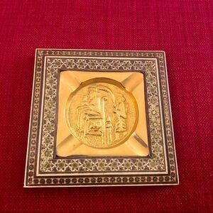 Kings of Persepolis artifact,cigarettes ashtray